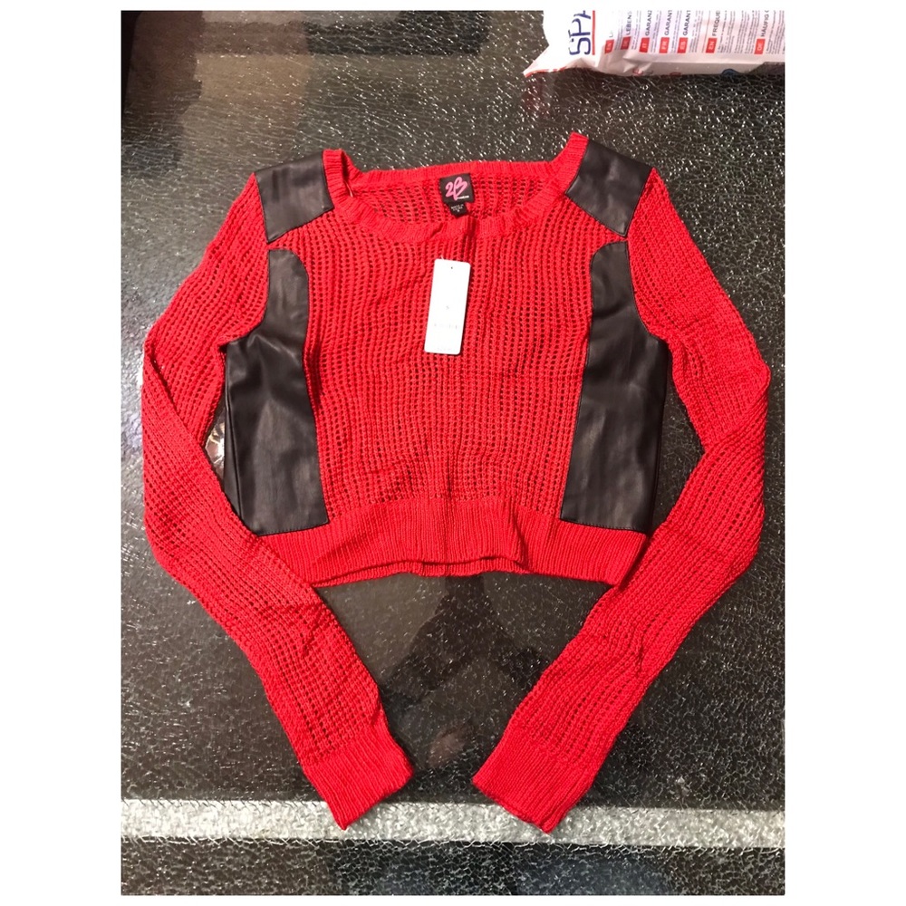 2b cropped sweater